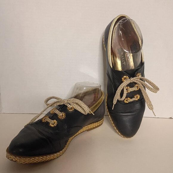Bally Shoes - Y2K BALLY "Jallut" Italian Oxford Flats Black Leather Gold Trim Sz 9M